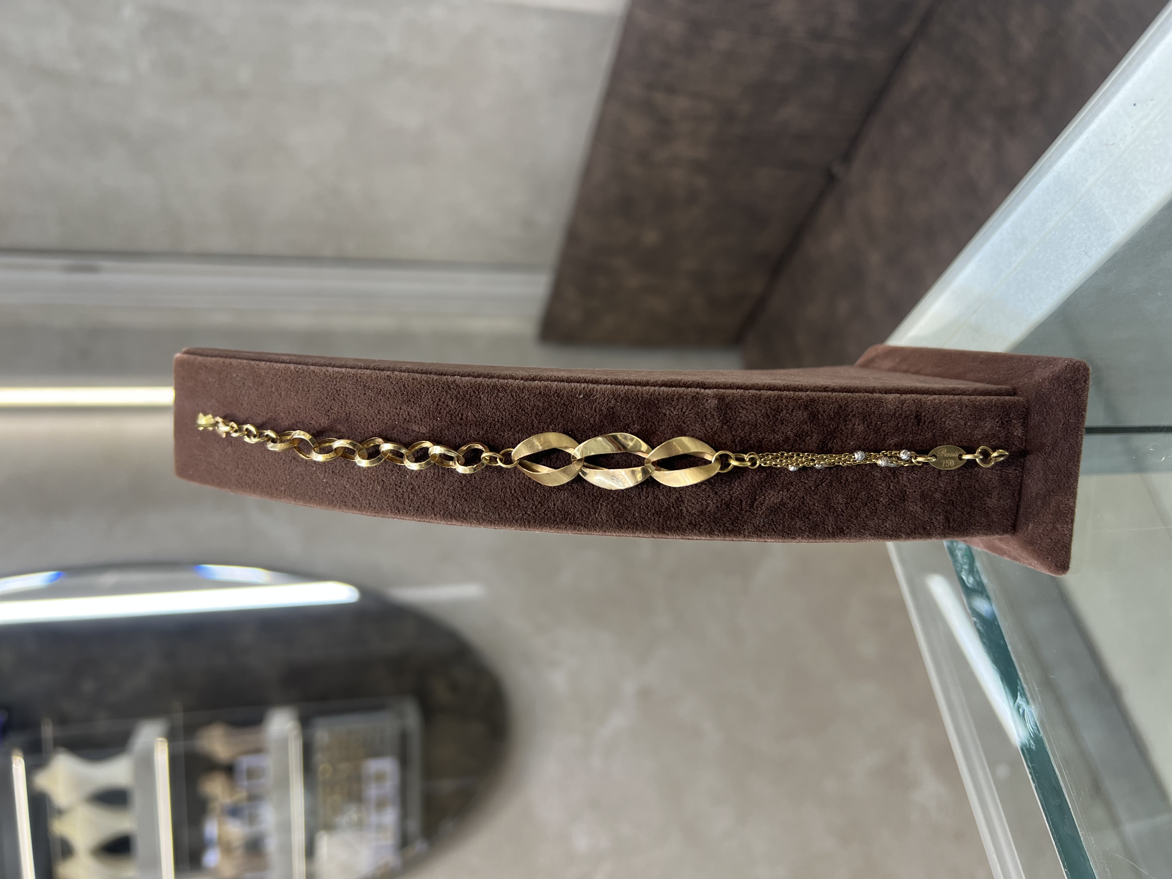 دستبند روبرتو (بدون اجرت)